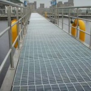 STEEL GRATING WALKWAY